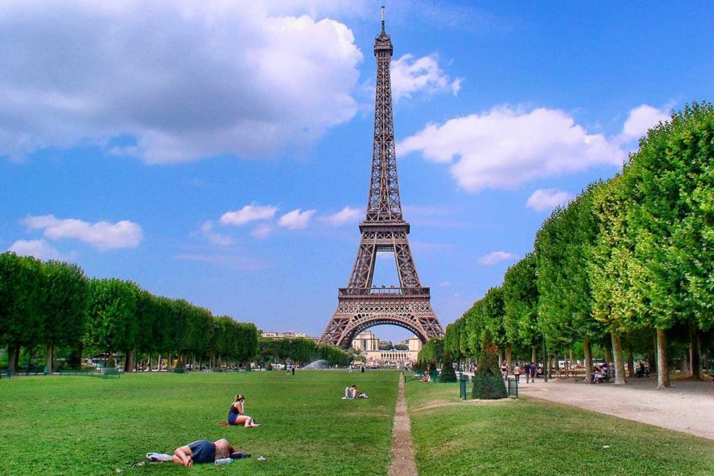 Quanto custa para subir na Torre Eiffel?